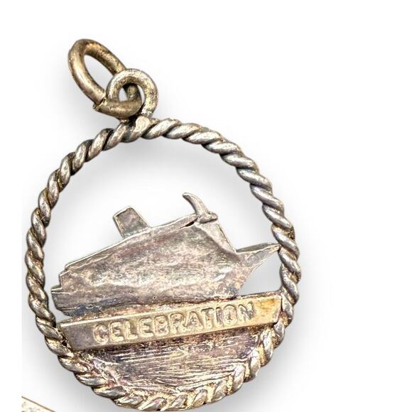 VINTAGE STERLING SILVER 925 SHIP PENDANT - Picture 4 of 4